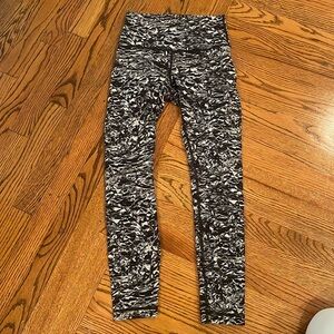 Lululemon marble print cropped legging sz 4
